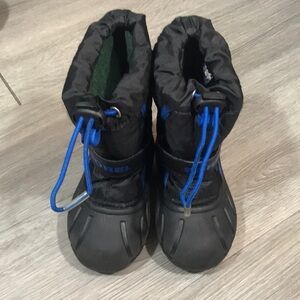 Sorel Boys Flurry Winter Snow Boot Black Duck Toe Bungee Cord Hook & Loop